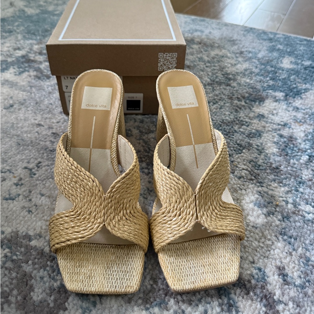 Dolce Vita Cream Woven Heeled Mules - Picture 4 of 9